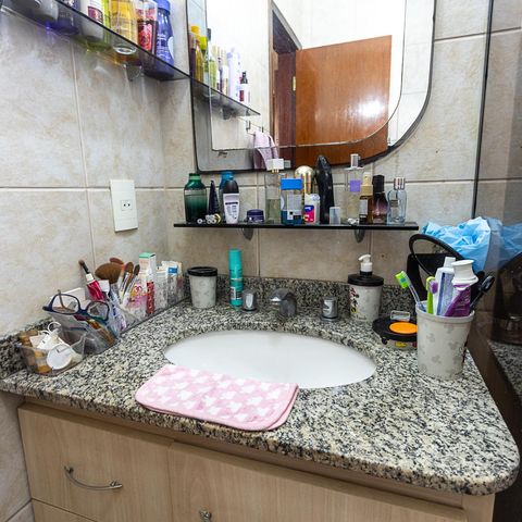 Casa à venda com 86m², 3 quartos e 2 vagas Casa à venda com 86m², 3 quartos e 2 vagasBanheiro/Suite