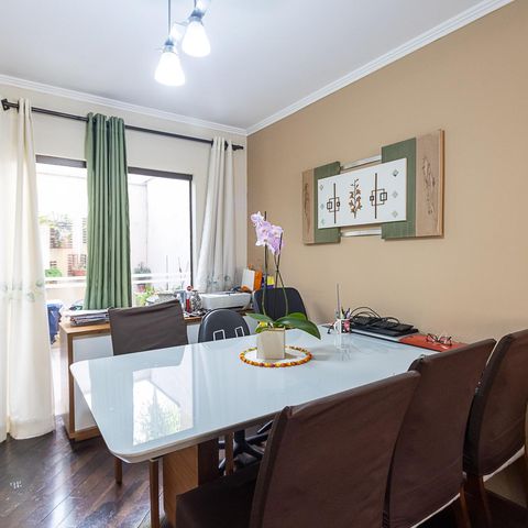 Casa à venda com 86m², 3 quartos e 2 vagas Casa à venda com 86m², 3 quartos e 2 vagasSala