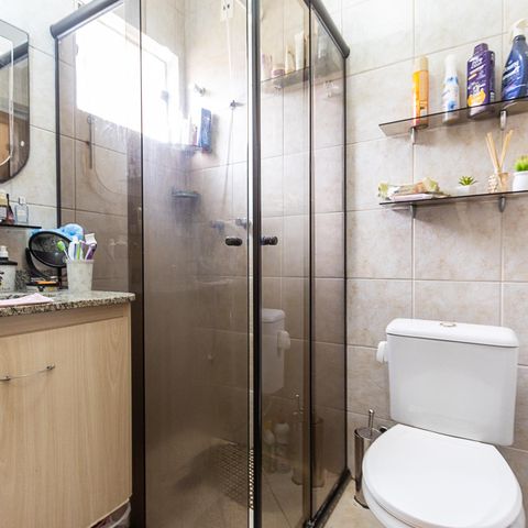 Casa à venda com 86m², 3 quartos e 2 vagas Casa à venda com 86m², 3 quartos e 2 vagasBanheiro/Suite