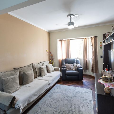 Casa à venda com 86m², 3 quartos e 2 vagas Casa à venda com 86m², 3 quartos e 2 vagasSala