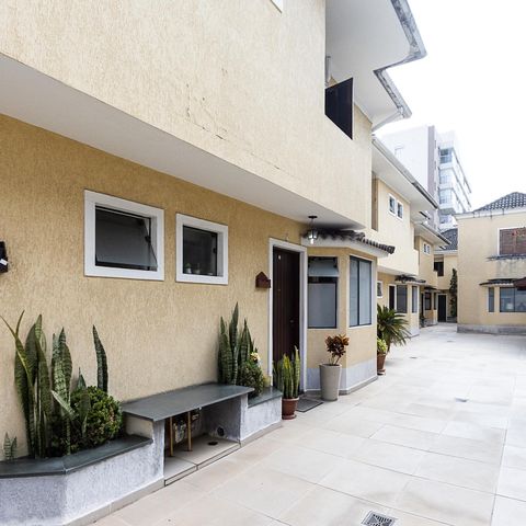 Casa à venda com 86m², 3 quartos e 2 vagas Casa à venda com 86m², 3 quartos e 2 vagasÁrea comum