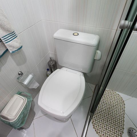 Casa à venda com 86m², 3 quartos e 2 vagas Casa à venda com 86m², 3 quartos e 2 vagasBanheiro
