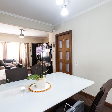 Casa à venda com 86m², 3 quartos e 2 vagas Casa à venda com 86m², 3 quartos e 2 vagasSala