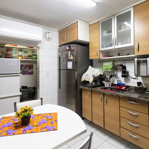Casa à venda com 86m², 3 quartos e 2 vagas Casa à venda com 86m², 3 quartos e 2 vagasCozinha
