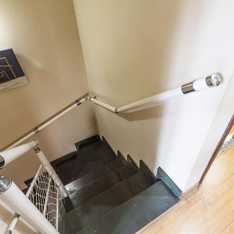Casa à venda com 86m², 3 quartos e 2 vagas Casa à venda com 86m², 3 quartos e 2 vagasCorredor/Escada