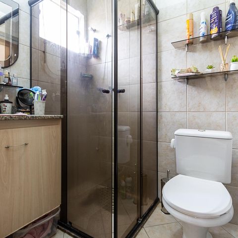 Casa à venda com 86m², 3 quartos e 2 vagas Casa à venda com 86m², 3 quartos e 2 vagasBanheiro/Suite