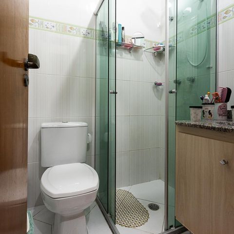 Casa à venda com 86m², 3 quartos e 2 vagas Casa à venda com 86m², 3 quartos e 2 vagasBanheiro