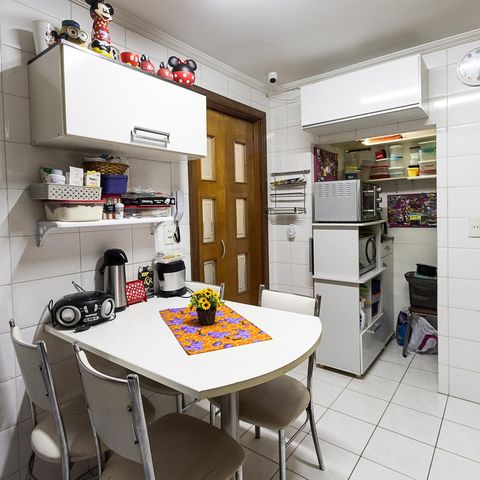 Casa à venda com 86m², 3 quartos e 2 vagas Casa à venda com 86m², 3 quartos e 2 vagasCozinha