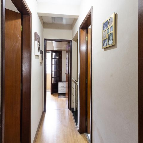 Casa à venda com 86m², 3 quartos e 2 vagas Casa à venda com 86m², 3 quartos e 2 vagasCorredor