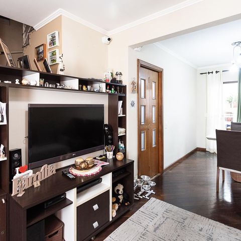 Casa à venda com 86m², 3 quartos e 2 vagas Casa à venda com 86m², 3 quartos e 2 vagasSala
