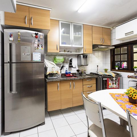 Casa à venda com 86m², 3 quartos e 2 vagas Casa à venda com 86m², 3 quartos e 2 vagasCozinha