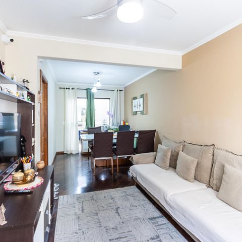 Casa à venda com 86m², 3 quartos e 2 vagas Casa à venda com 86m², 3 quartos e 2 vagasSala