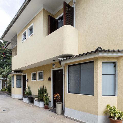 Casa à venda com 86m², 3 quartos e 2 vagas Casa à venda com 86m², 3 quartos e 2 vagasÁrea comum