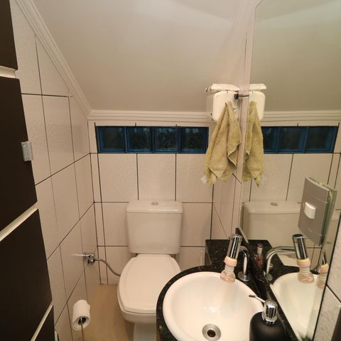 Casa à venda com 180m², 2 quartos e 2 vagasLavabo