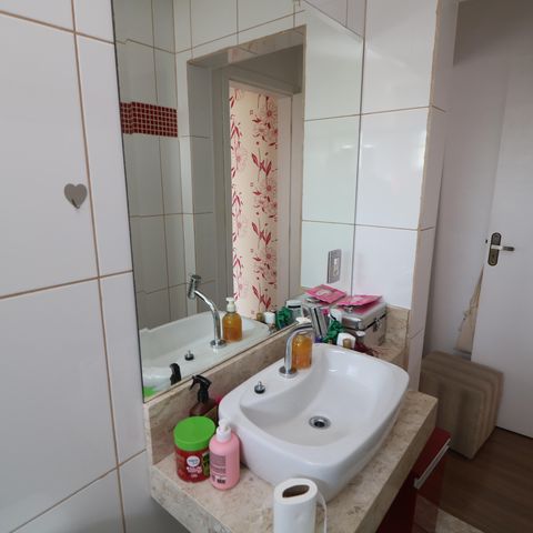 Casa à venda com 180m², 2 quartos e 2 vagasBanheiro da Suíte 2