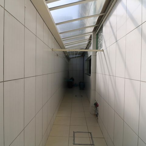 Casa à venda com 180m², 2 quartos e 2 vagasCorredor