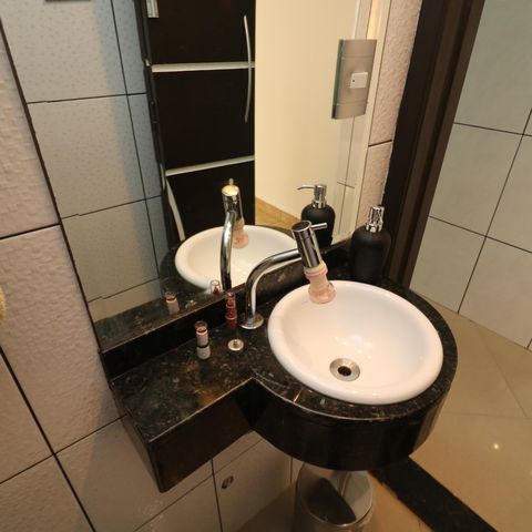 Casa à venda com 180m², 2 quartos e 2 vagasLavabo
