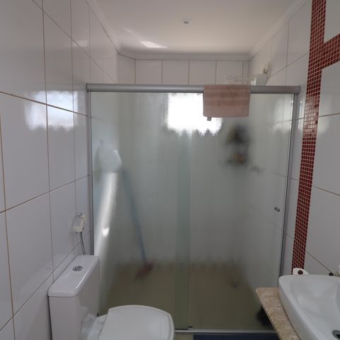 Casa à venda com 180m², 2 quartos e 2 vagasBanheiro da Suíte