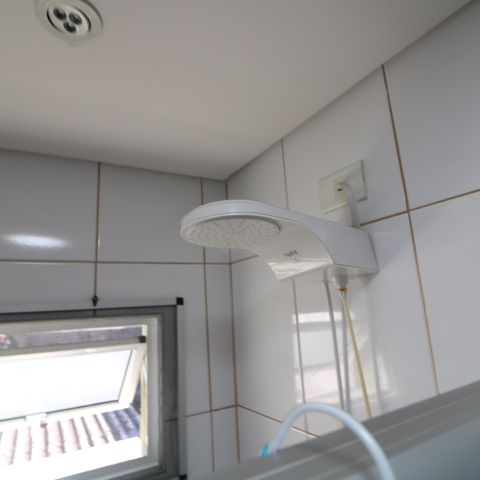 Casa à venda com 180m², 2 quartos e 2 vagasBanheiro da Suíte 2