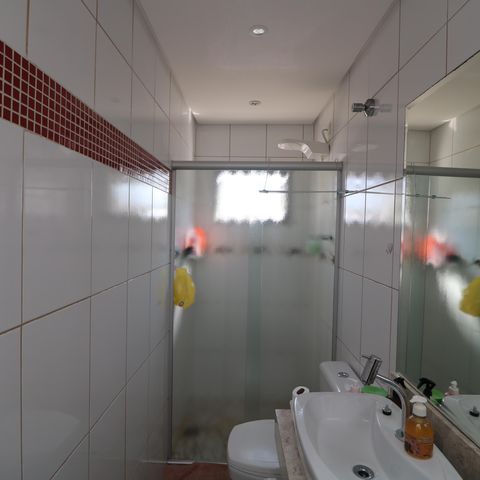 Casa à venda com 180m², 2 quartos e 2 vagasBanheiro da Suíte 2