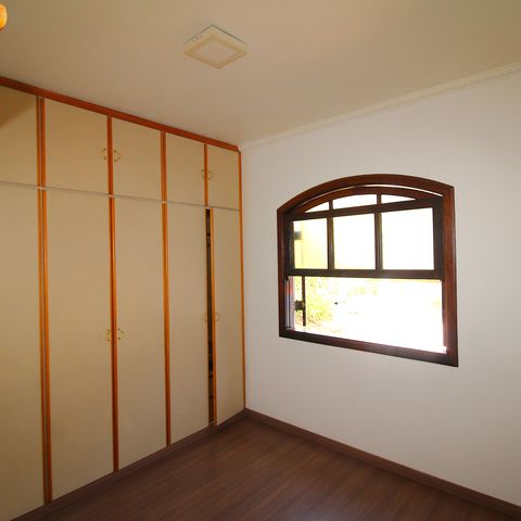Casa à venda com 170m², 3 quartos e 3 vagasSuíte