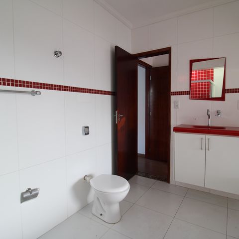 Casa à venda com 170m², 3 quartos e 3 vagas Banheiro Suíte 3