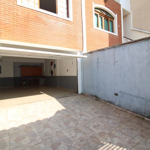Casa à venda com 170m², 3 quartos e 3 vagasGaragem
