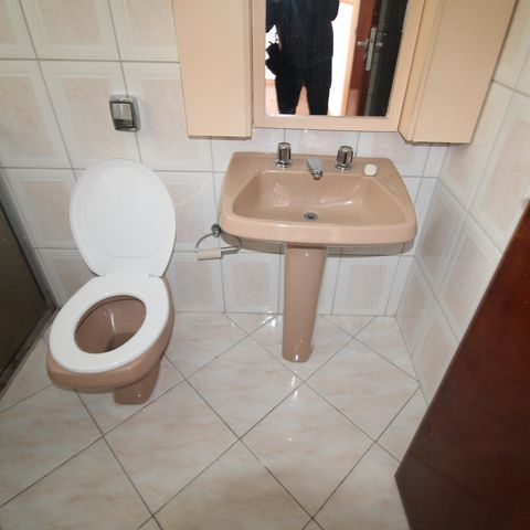 Casa à venda com 170m², 3 quartos e 3 vagas Banheiro Suíte 2