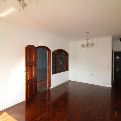 Casa à venda com 170m², 3 quartos e 3 vagasSala