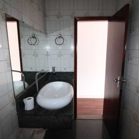 Casa à venda com 170m², 3 quartos e 3 vagasBanheiro
