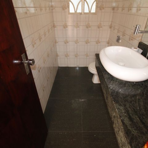 Casa à venda com 170m², 3 quartos e 3 vagasBanheiro