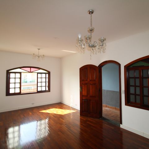 Casa à venda com 170m², 3 quartos e 3 vagasSala