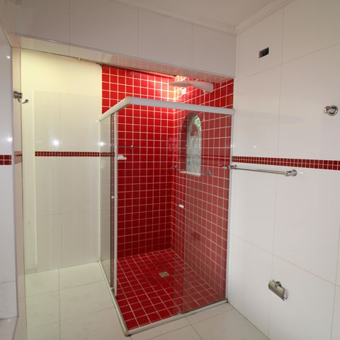 Casa à venda com 170m², 3 quartos e 3 vagas Banheiro Suíte 3