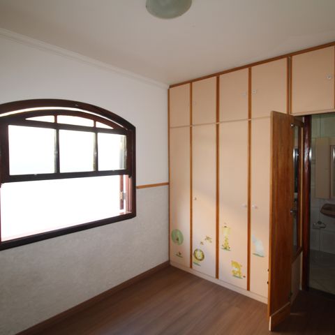 Casa à venda com 170m², 3 quartos e 3 vagasSuíte 2
