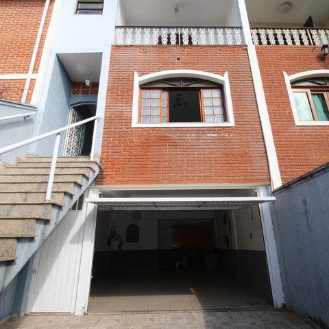 Casa à venda com 170m², 3 quartos e 3 vagasGaragem