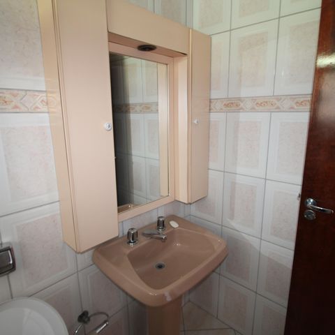 Casa à venda com 170m², 3 quartos e 3 vagas Banheiro Suíte 2