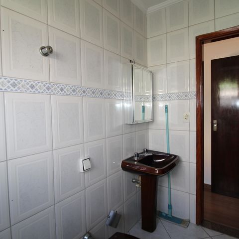 Casa à venda com 170m², 3 quartos e 3 vagasBanheiro Suíte