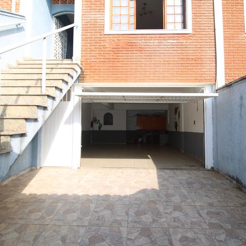 Casa à venda com 170m², 3 quartos e 3 vagasGaragem