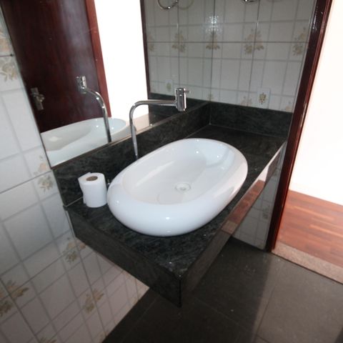 Casa à venda com 170m², 3 quartos e 3 vagasBanheiro