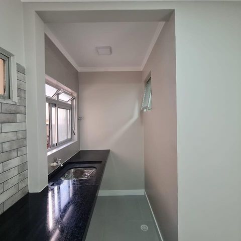 Apartamento à venda com 65m², 3 quartos e sem vaga Apartamento à venda com 65m², 3 quartos e sem vagaCozinha e Área de Serviço