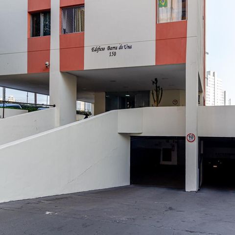 Studio à venda com 40m², 1 quarto e 1 vaga Studio à venda com 40m², 1 quarto e 1 vagaFachada