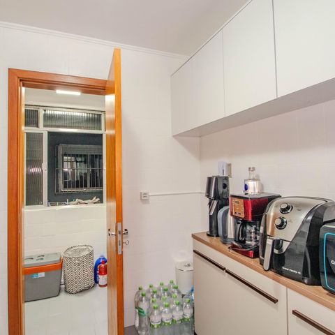 Apartamento à venda com 57m², 2 quartos e sem vaga Apartamento à venda com 57m², 2 quartos e sem vagaCozinha e Área de Serviço