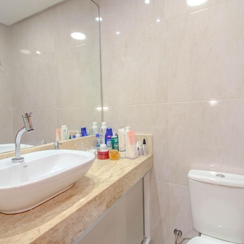Apartamento à venda com 57m², 2 quartos e sem vaga Apartamento à venda com 57m², 2 quartos e sem vagaBanheiro