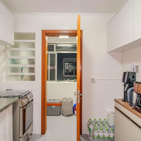 Apartamento à venda com 57m², 2 quartos e sem vaga Apartamento à venda com 57m², 2 quartos e sem vagaCozinha e Área de Serviço