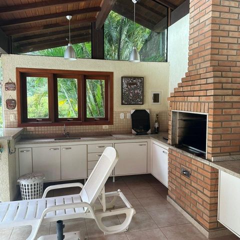 Casa de condomínio à venda com 456m², 4 quartos e 4 vagas