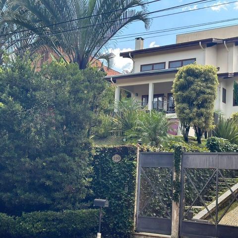 Casa de condomínio à venda com 456m², 4 quartos e 4 vagas