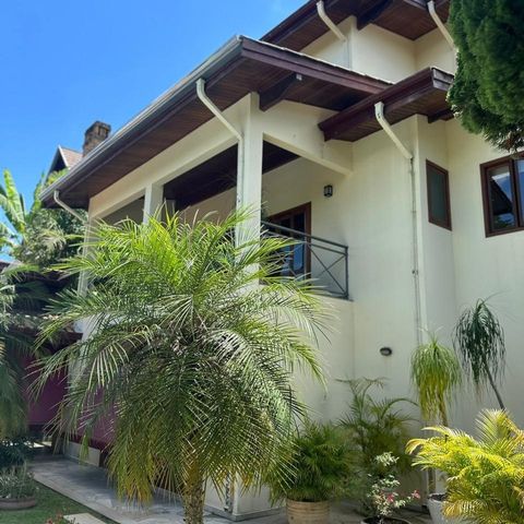 Casa de condomínio à venda com 456m², 4 quartos e 4 vagas