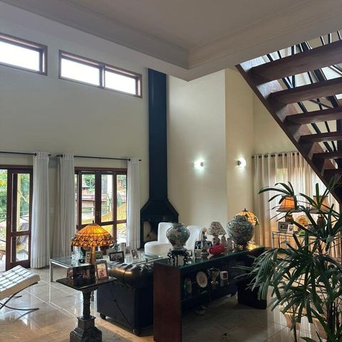 Casa de condomínio à venda com 456m², 4 quartos e 4 vagas