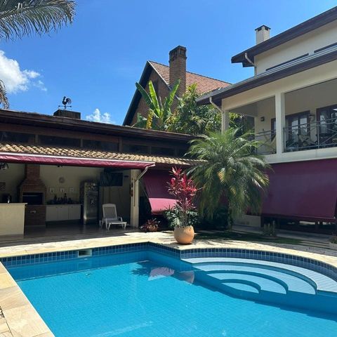 Casa de condomínio à venda com 456m², 4 quartos e 4 vagas