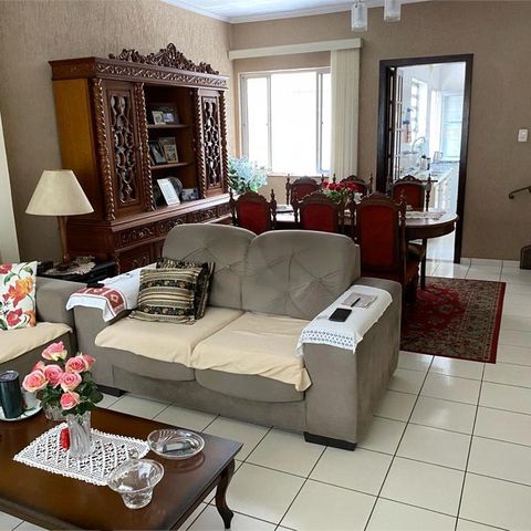 Casa à venda com 140m², 3 quartos e 1 vaga